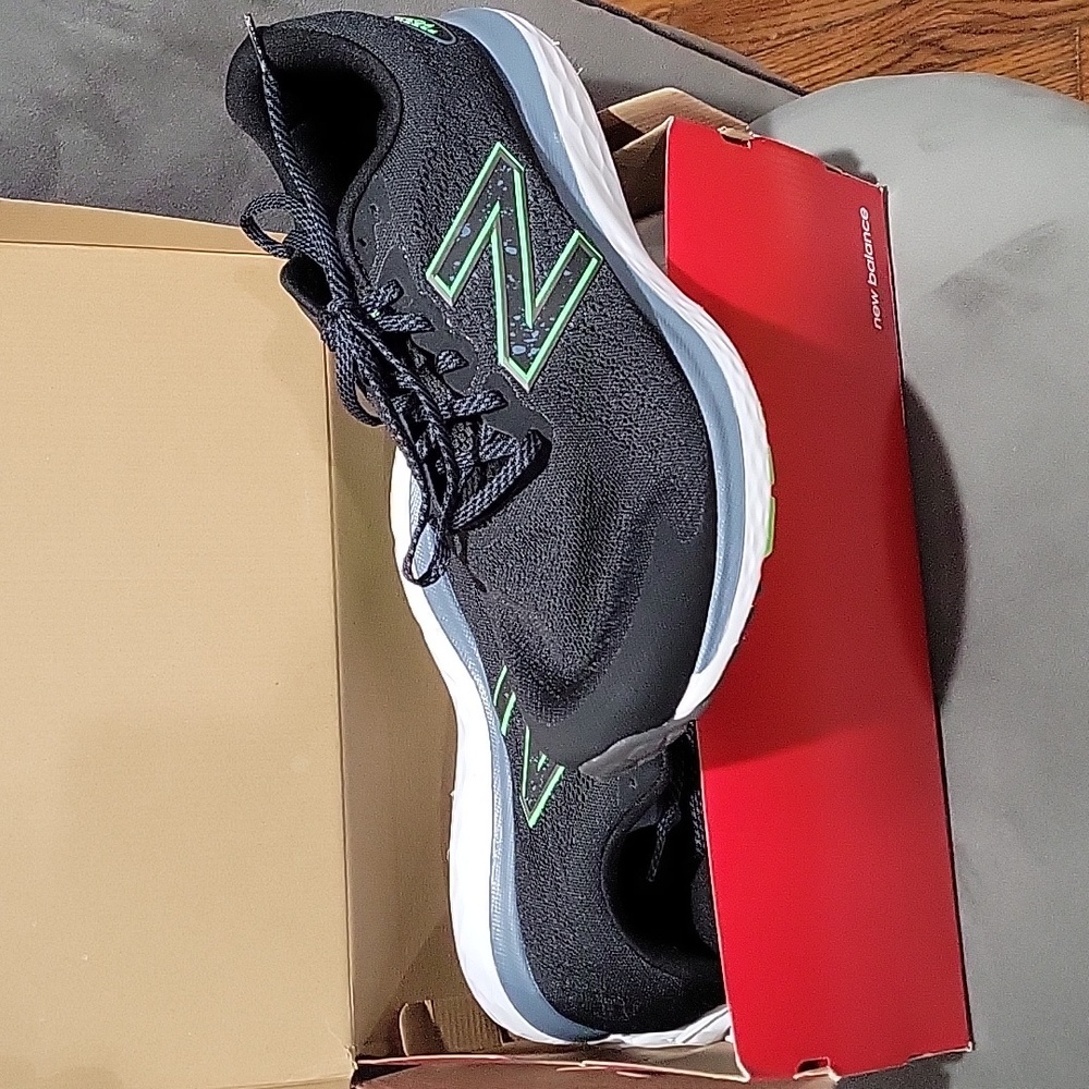 Men New balance sneakers 👟